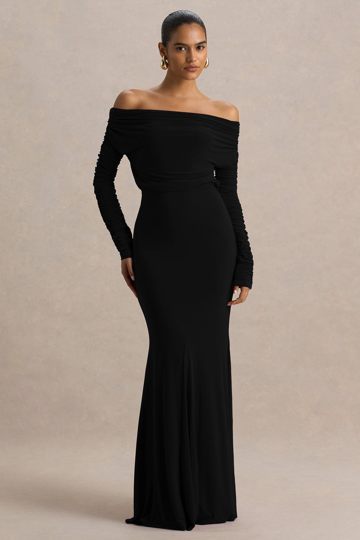 Cilla | Vestido Largo Negro Con Escote Bardot y Fruncido