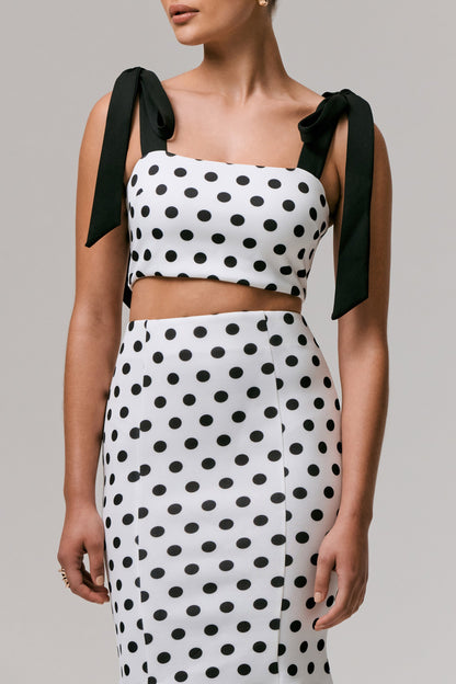 Phoebe | Top corto de lunares y tirantes negros con lazada