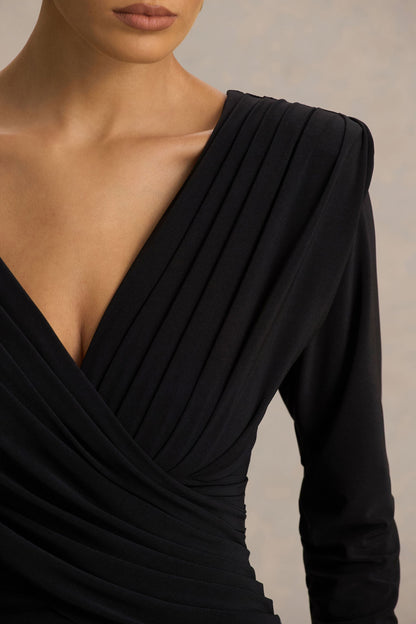 Alexis | Vestido Largo Negro de Escote Profundo con Detalles Drapeados y Fruncidos