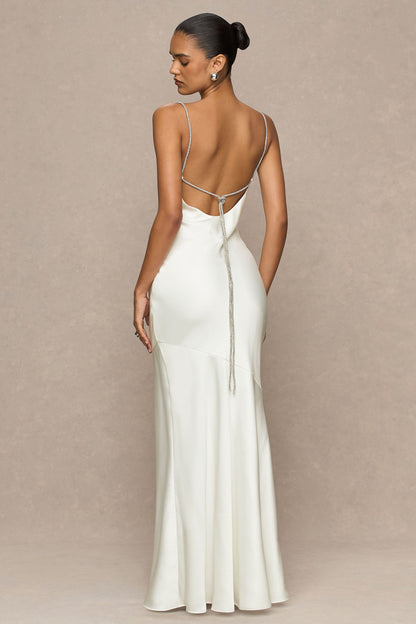 Maelia | Vestido largo de satén color crema con escote drapeado y tirantes adornado
