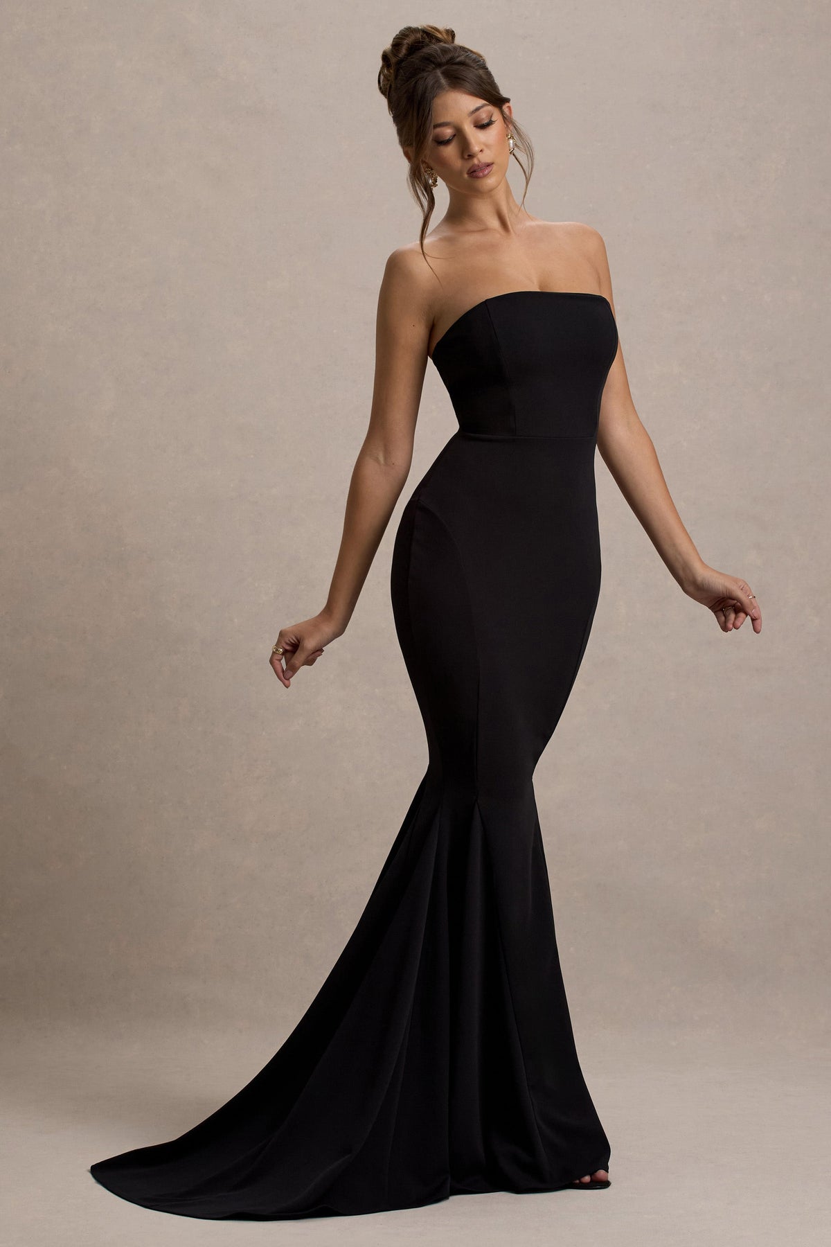 Impress Me | Vestido Largo Negro Sin Tirantes Bandeau Cola de Sirena