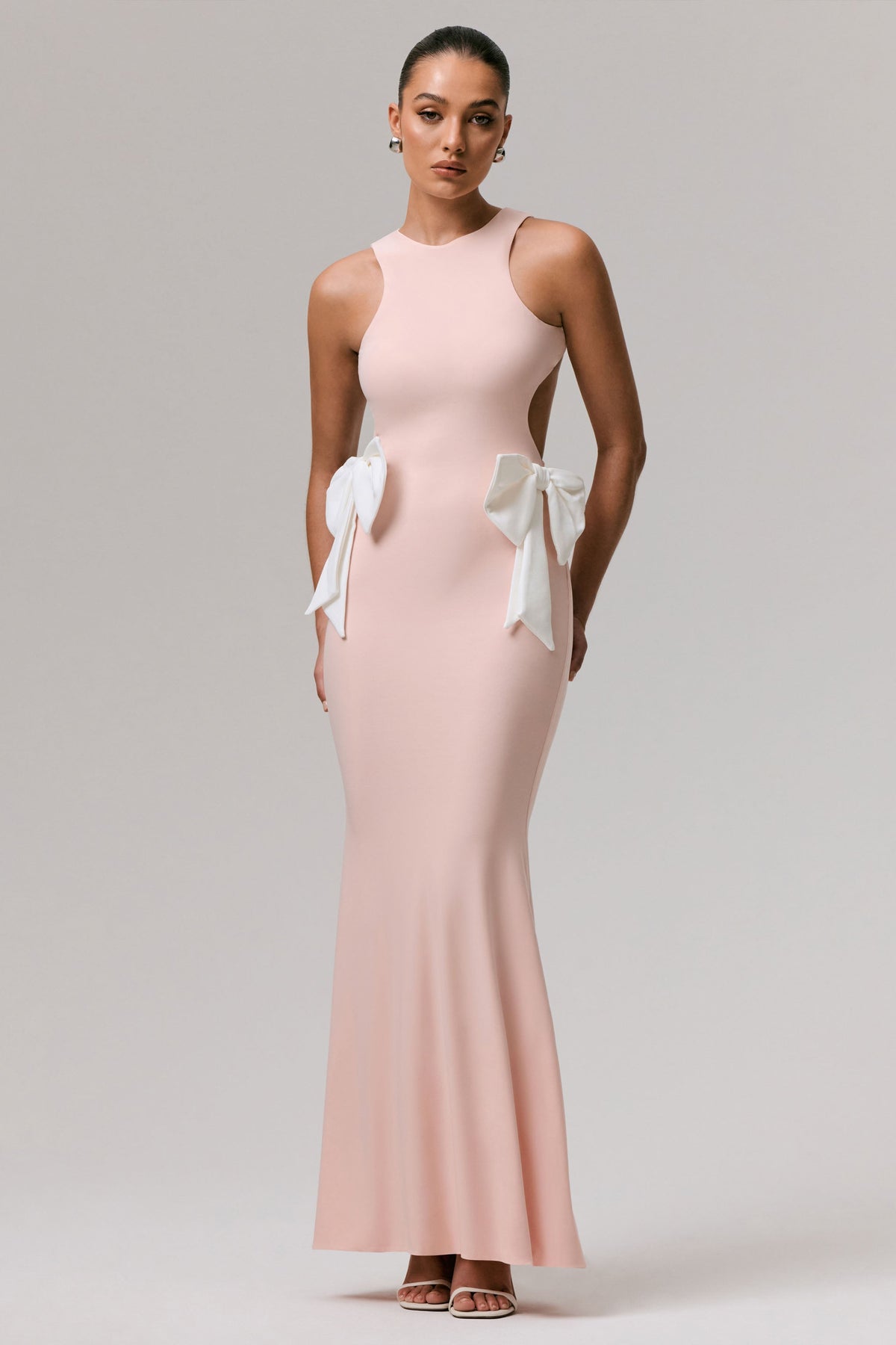 By Your Side | Vestido largo Rosa con Lazos y Aberturas