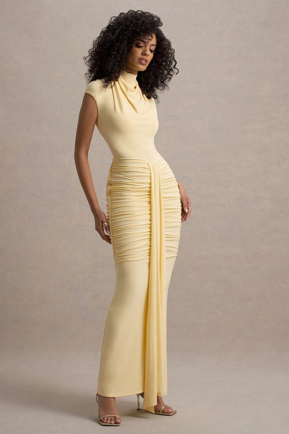 Lorenza | Vestido largo en  Limón de Cuello Alto con Fruncido y Falda Envolvente