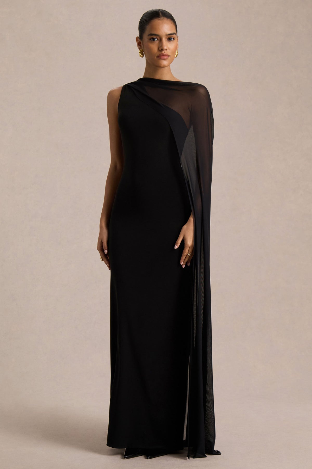 Mirelle | Vestido Largo negro con escote asimétrico y manga-capa transparente