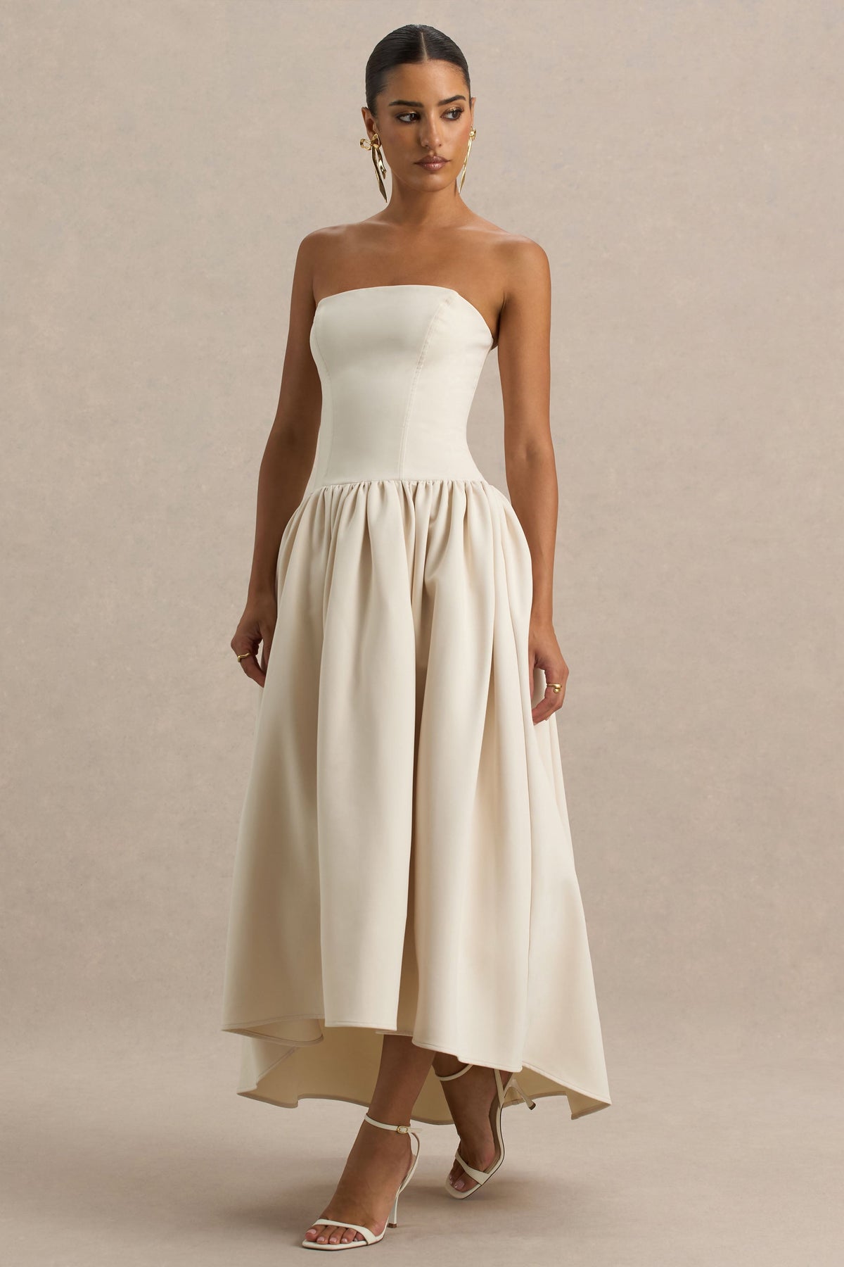 Candice | Vestido Midi en Crema con Escote Bandeau y Lazo en la Espalda
