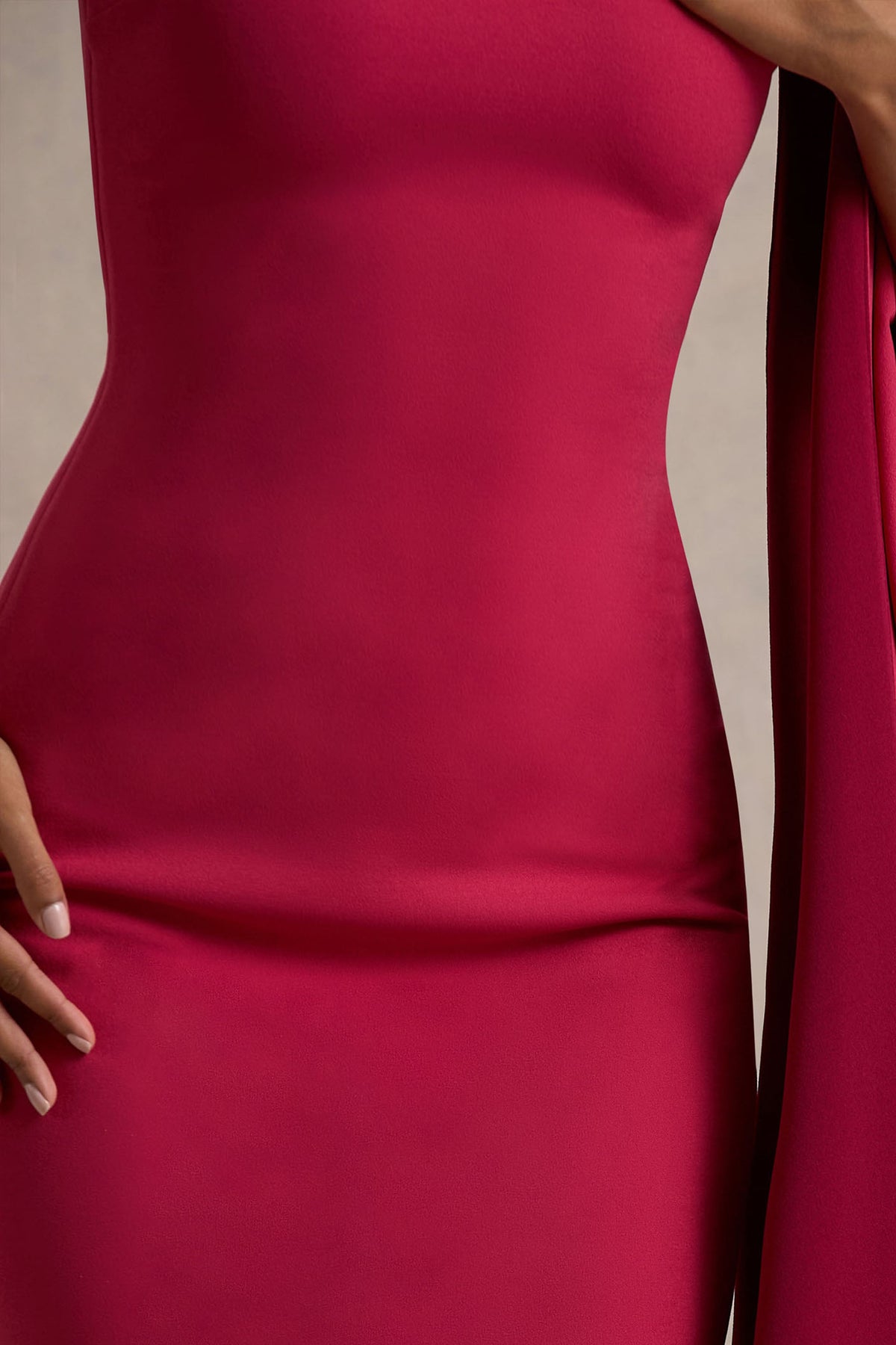 Lily | Vestido Largo Asimétrico Rosa Fucsia y Burdeos con Manga Capa