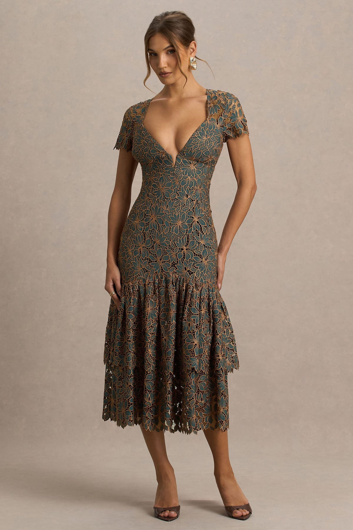 Sabrina | Vestido Midi Bordado en Verde Oscuro y Óxido con Escote Pronunciado