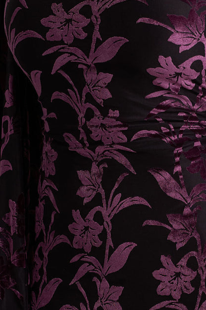 Janet | Vestido Largo devoré negro y morado de cuello alto con detalles calados