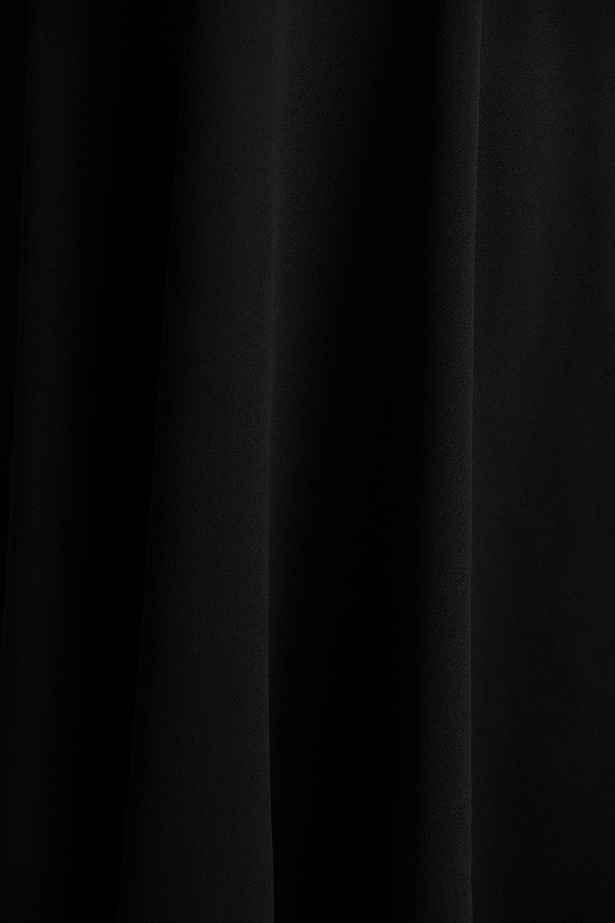 Andromeda | Vestido Midi Negro Sweetheart