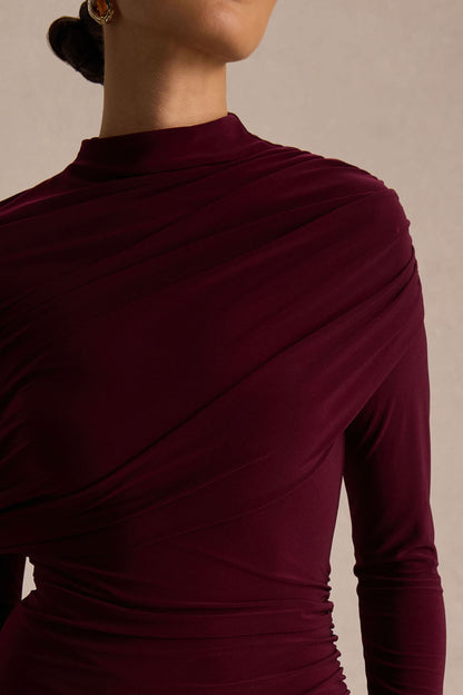Gatsby | Vestido Largo Burdeos de Cuello Alto y Puños con Ribete de Plumas