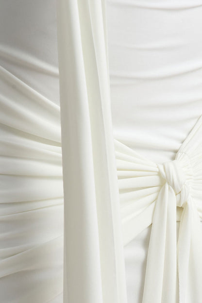 Essie | Vestido corto blanco de mangas largas con escote bardot y detalles de lazo