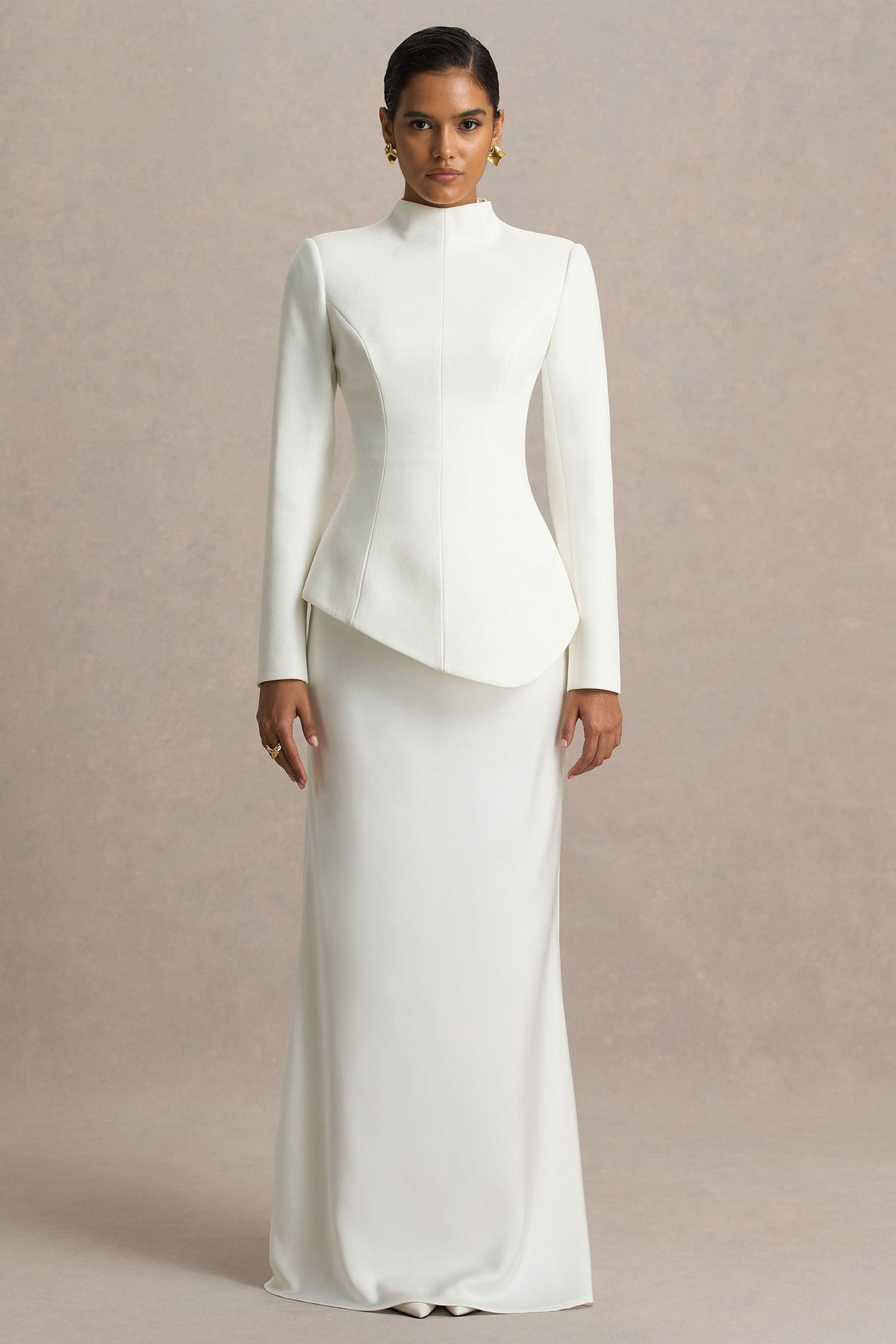 Pepita | Vestido Largo Crema de Escote Alto con Cintura Asimétrica y Falda de Satén