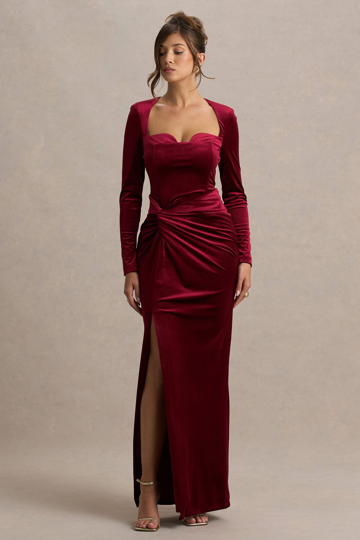 Fay | Vestido Largo Anudado Estilo Corsé en Terciopelo Color Baya
