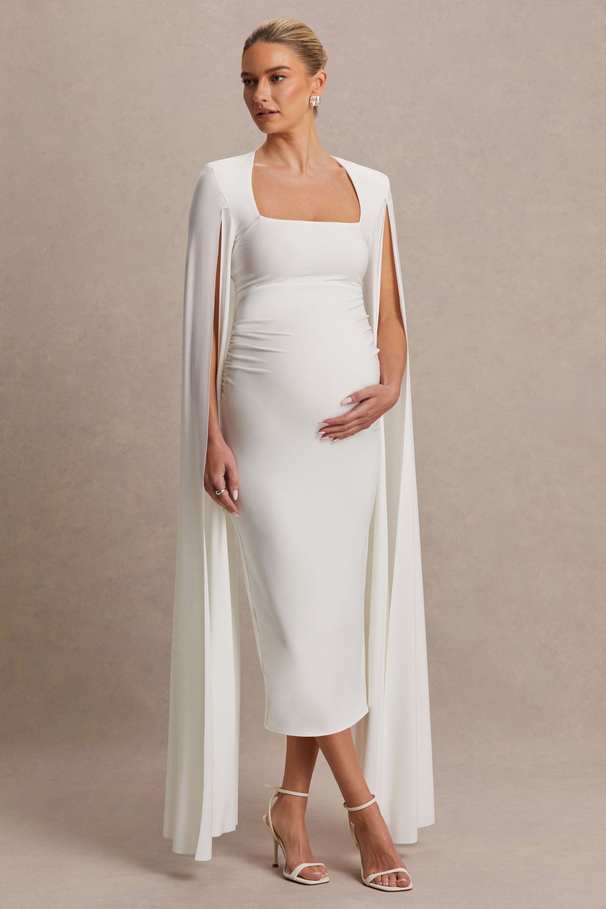 Flawless | Vestido midi premamá blanco con escote cuadrado y mangas capa