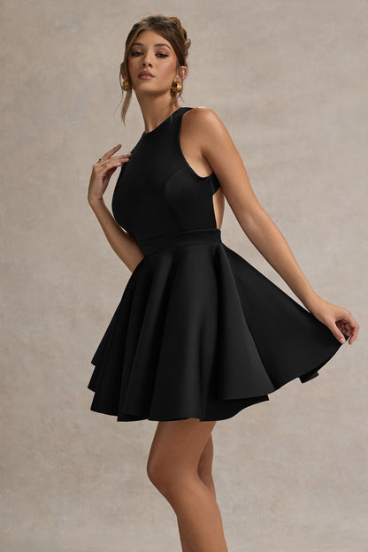 Waverly | Vestido corto en negro con espalda abierta y falda skater