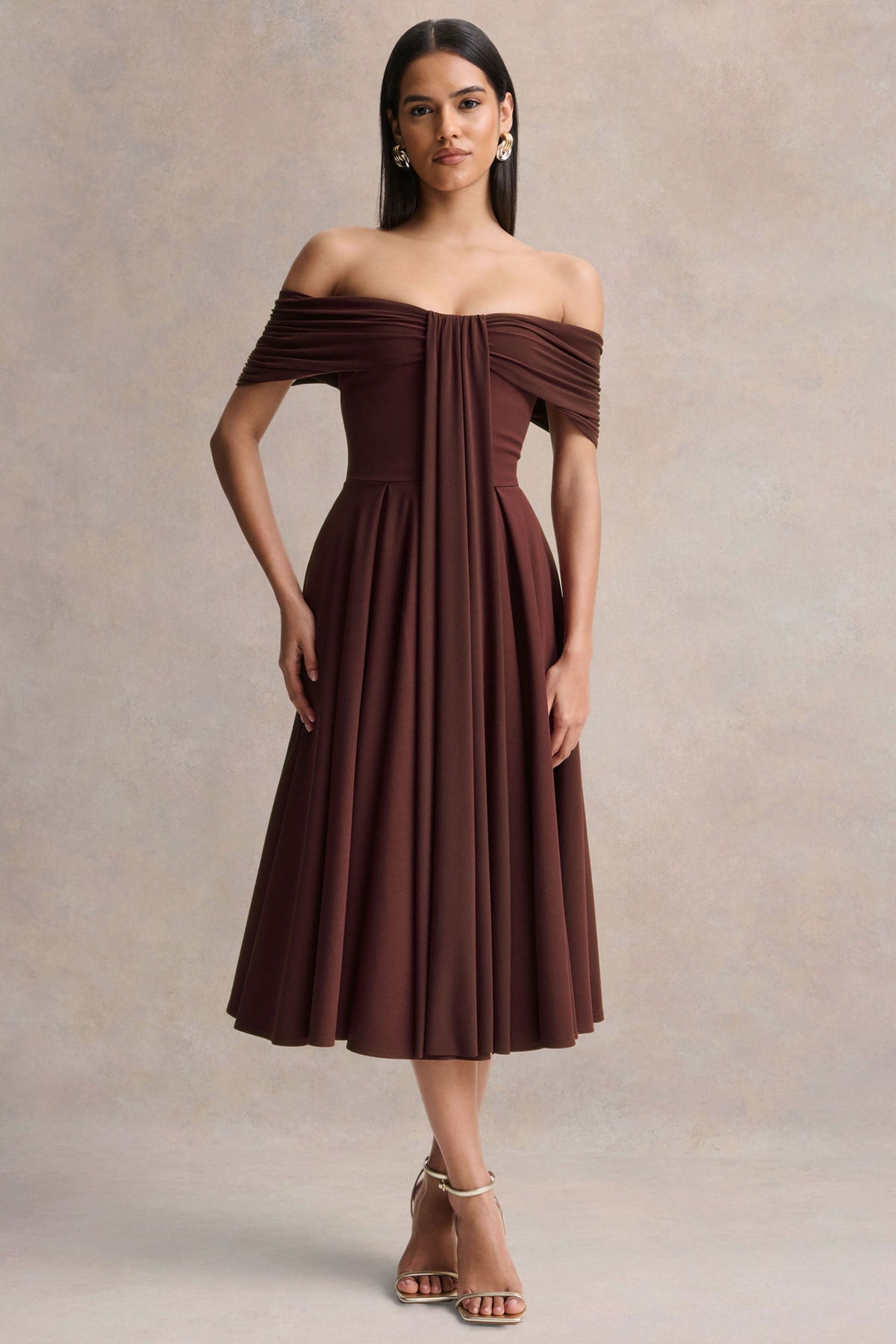 Dearest | Vestido Midi Marrón con Escote Bardot