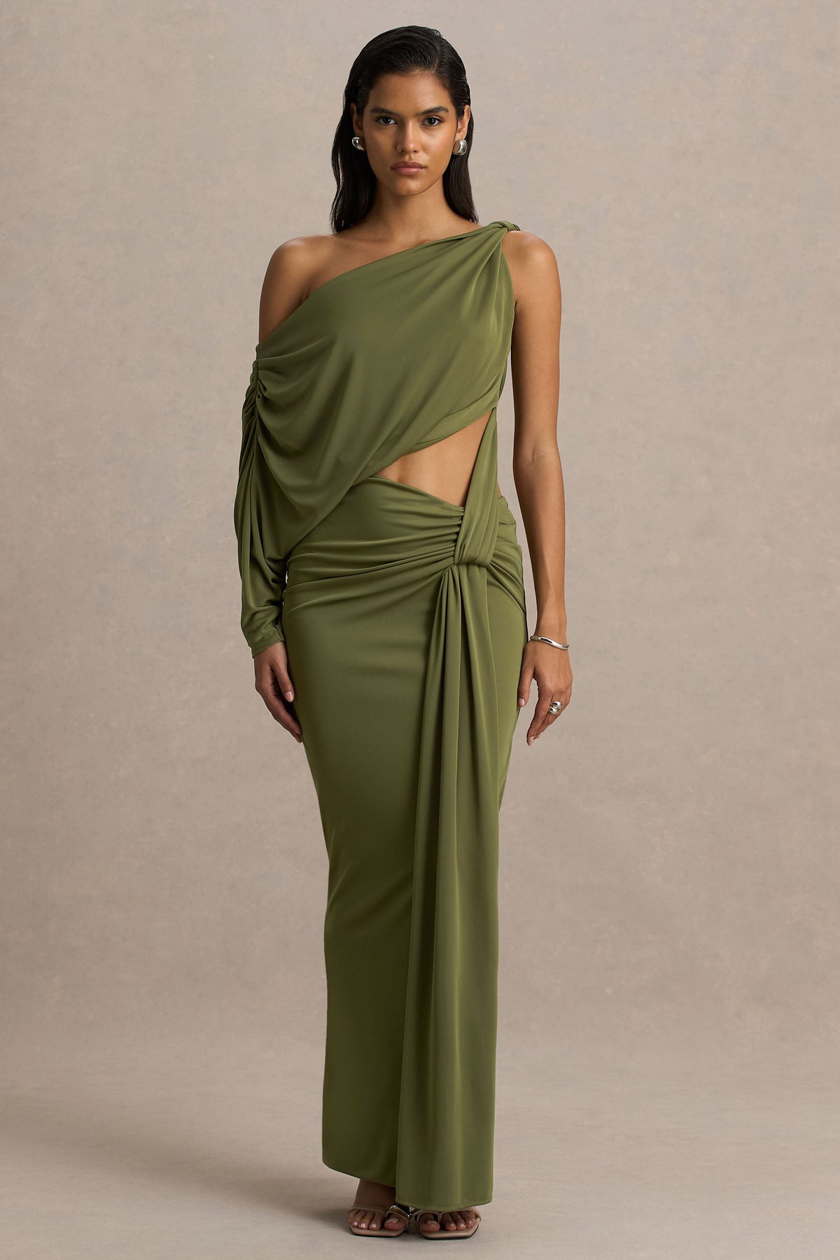 Layla | Vestido Largo Verde Oliva De Escote Asimétrico con Corte en el Cuerpo y Detalle Fruncido