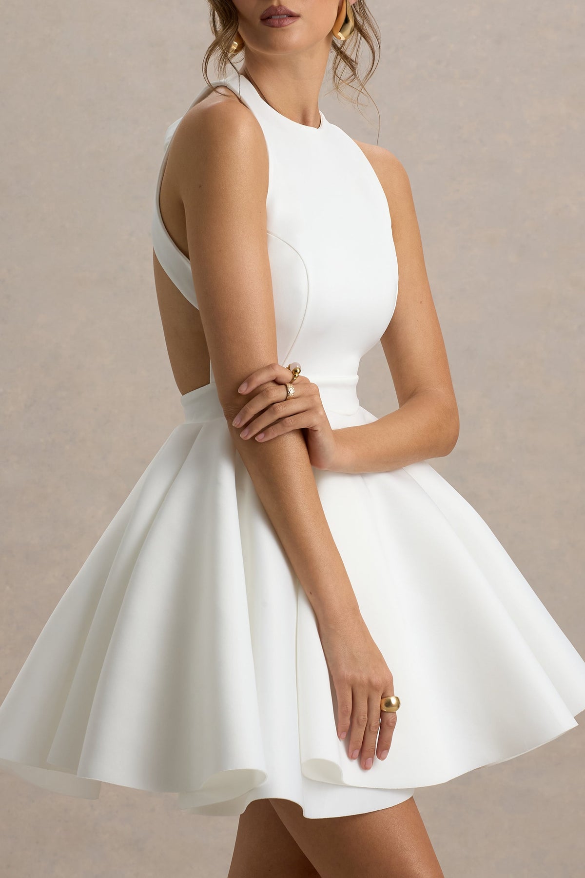 Waverly | Vestido corto en blanco con espalda abierta y falda skater