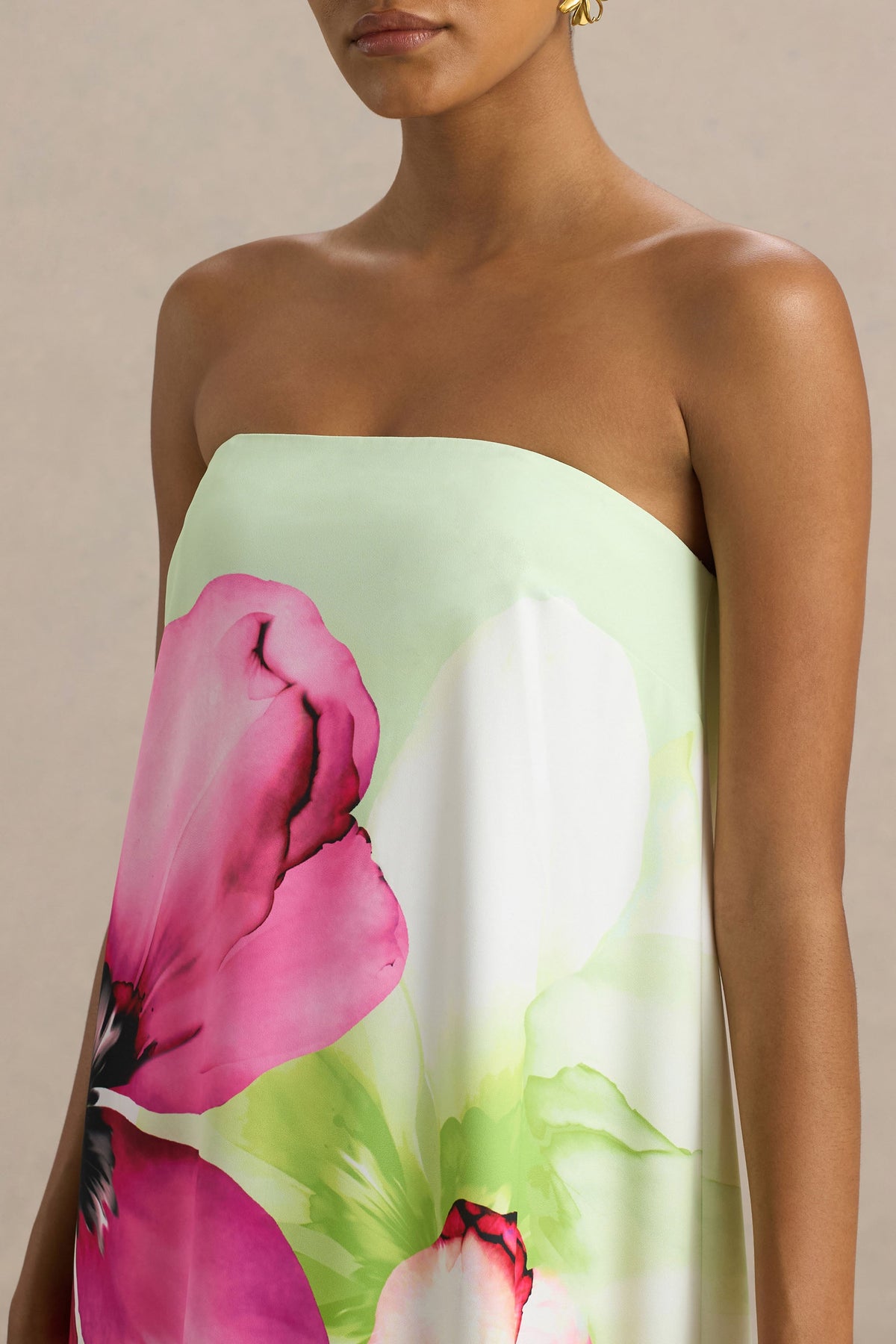 Ellery | Vestido largo estilo bandeau con estampado floral en color lima.