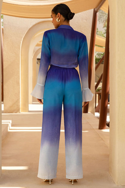 Last Light | Pantalones satinados de pierna ancha y con pliegues en color ombre azulado