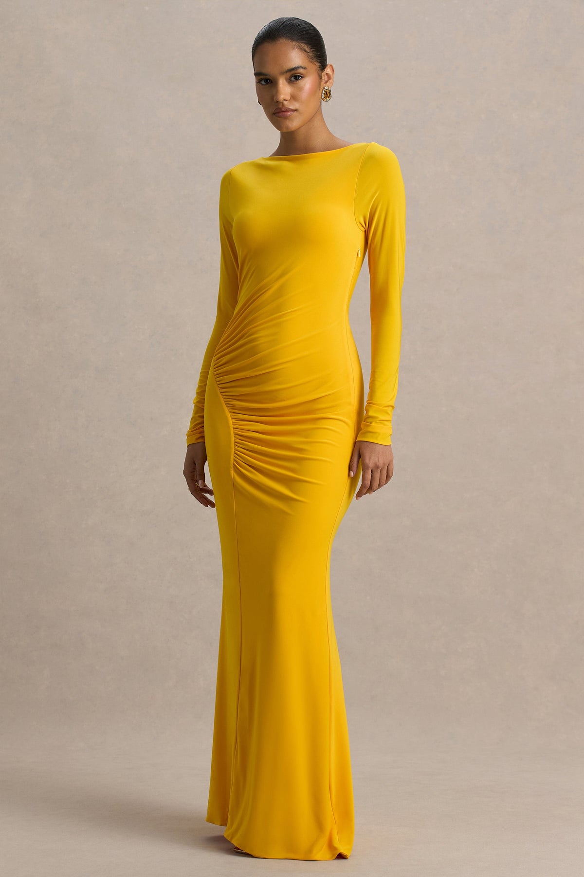 Diva | Vestido Largo Amarillo Con Escote Rasgado y Detalle Fruncido