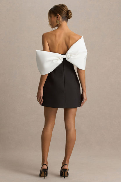 Tindra | Vestido Corto Blanco y Negro con Escote Bandeau y Mangas de Lazo