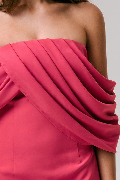 Serene | Vestido Largo Bardot drapeado en rosa intenso