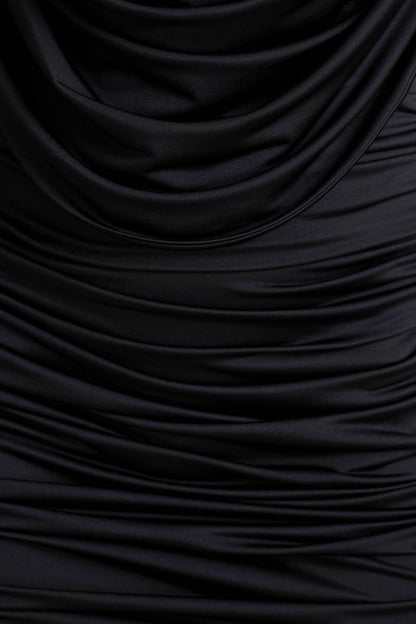 Ciela | Vestido Corto Negro con Escote Profundo