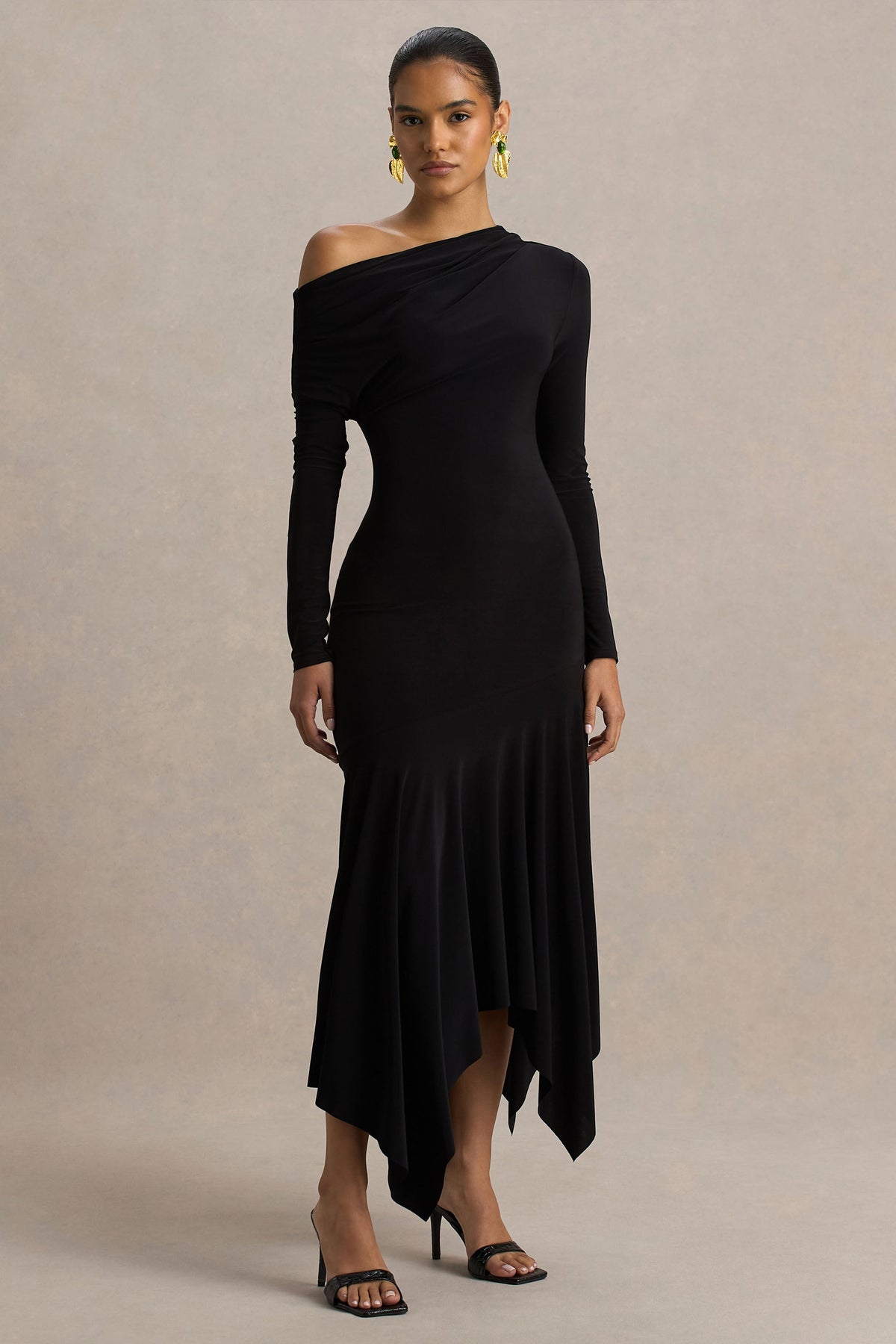 Isola | Vestido Midi Negro con Escote Asimétrico y Cintura Caída