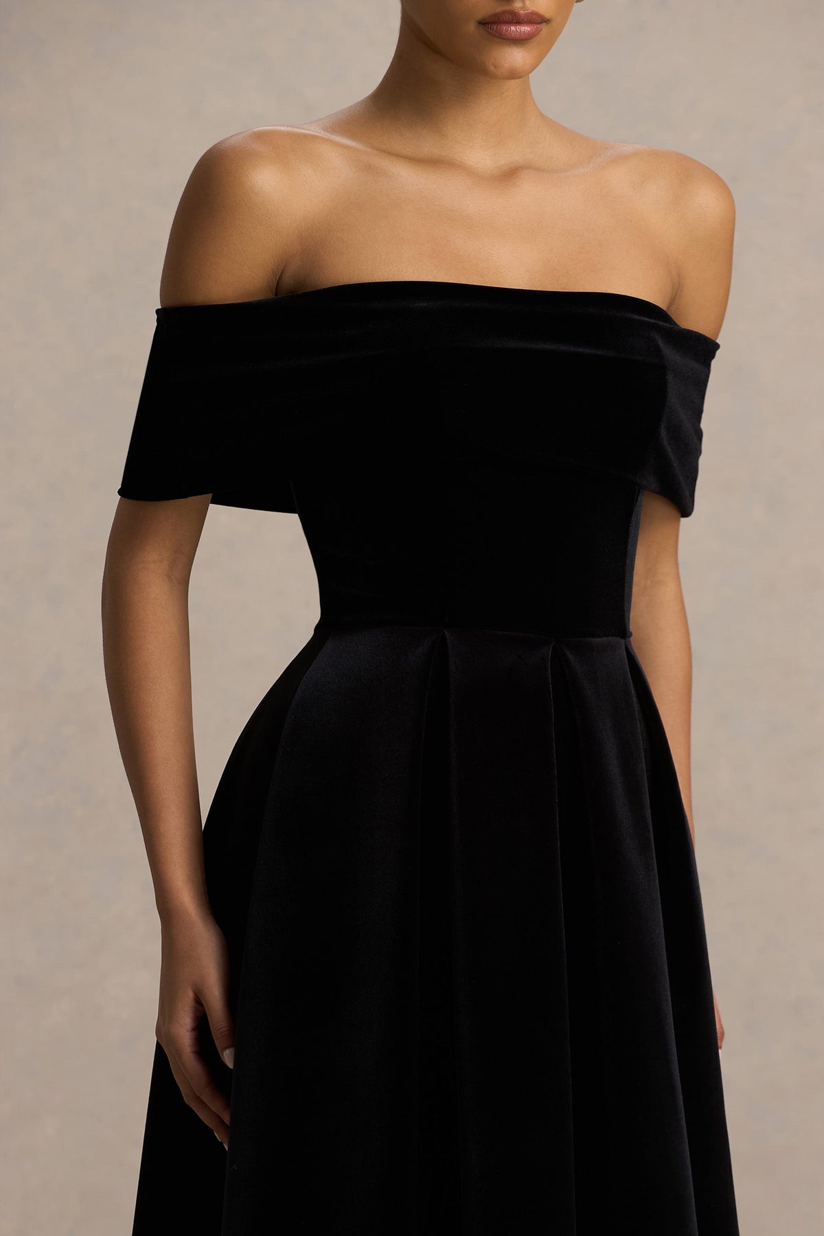 Ablaze | Vestido Midi Negro Con Escote Bardot