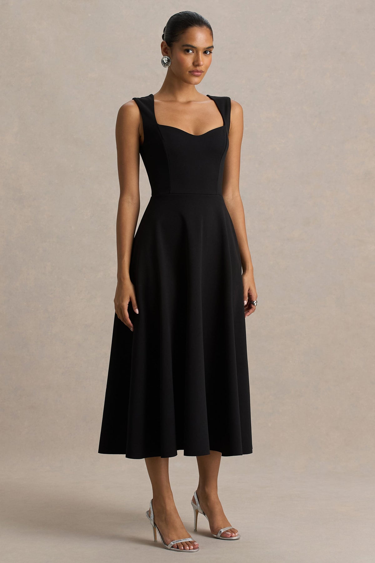 Andromeda | Vestido Midi Negro Sweetheart