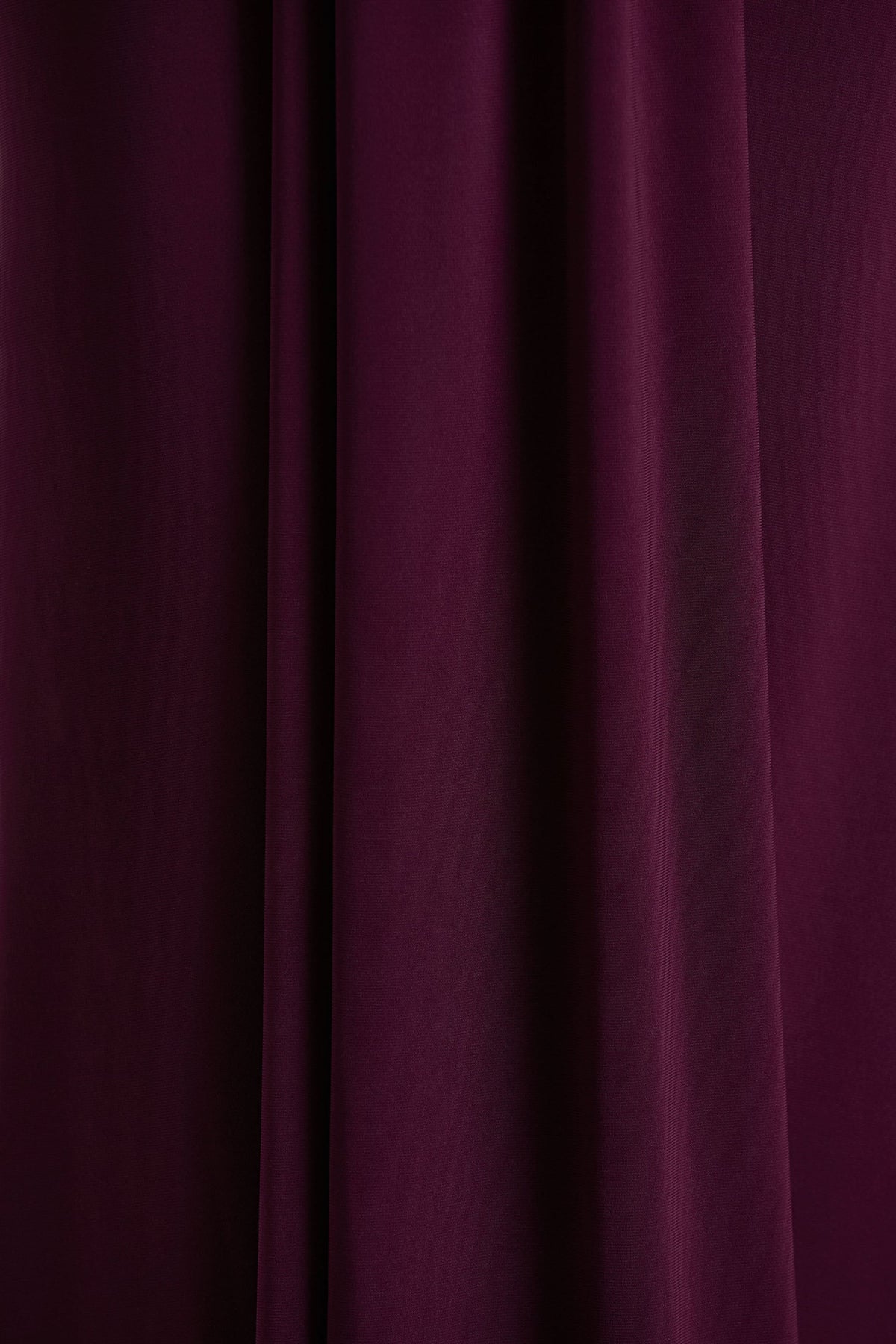Flashy | Vestido Largo burdeos con escote pronunciado y detalles fruncidos