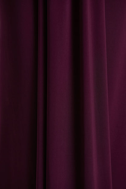 Flashy | Vestido Largo burdeos con escote pronunciado y detalles fruncidos
