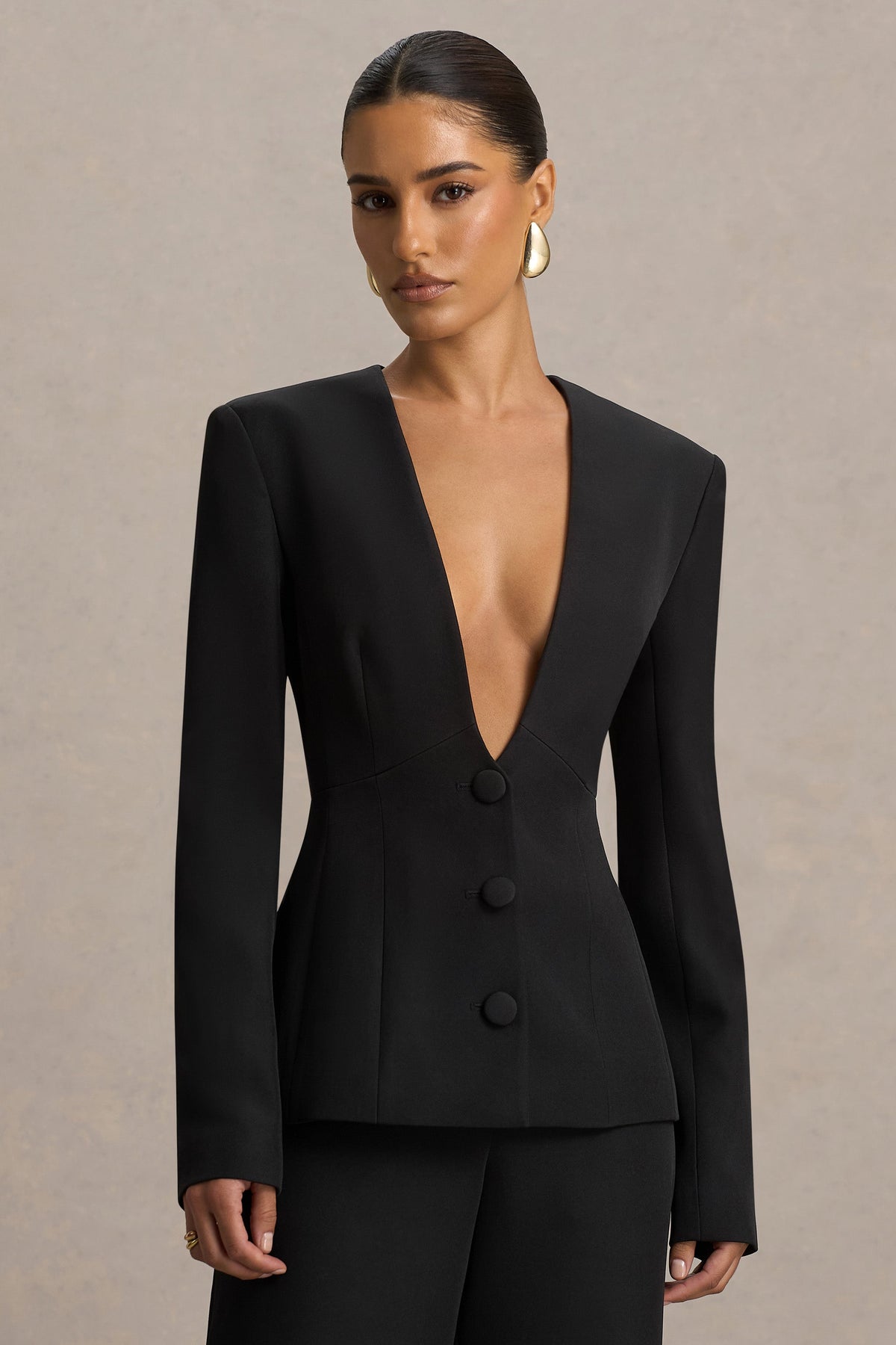 Rosalina | Blazer Negro Entallado con Escote Profundo Extremo