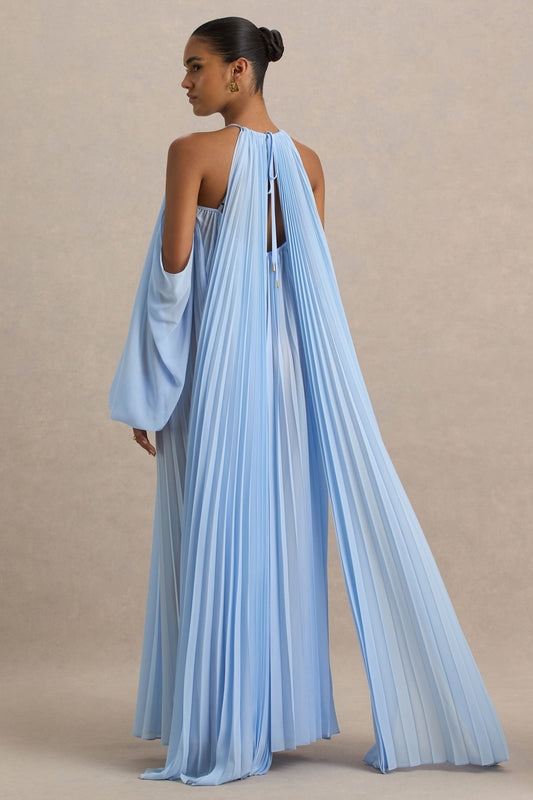 Reyna | Vestido largo azul bebé de gasa plisada con detalle de capa