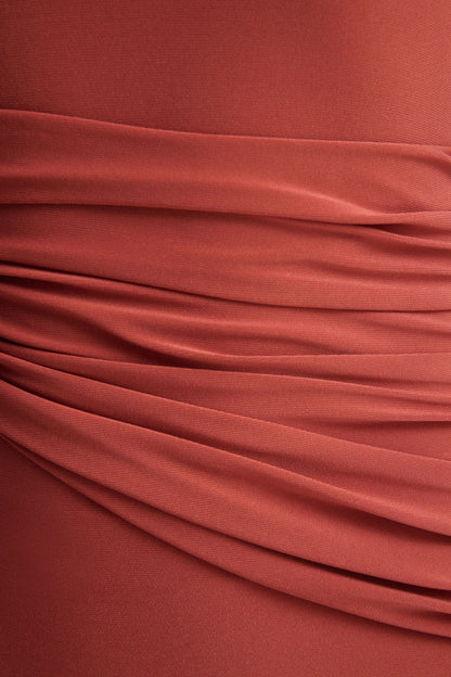 Elliora | Vestido midi de color óxido con cuello asimétrico