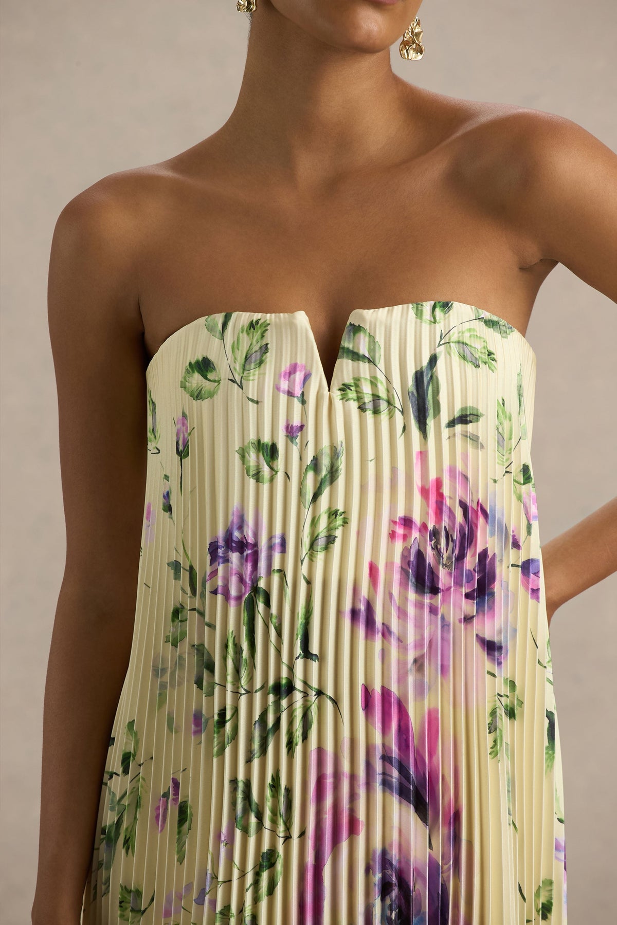 Bergamot | Vestido Largo de Satén Limón con Escote Corazón