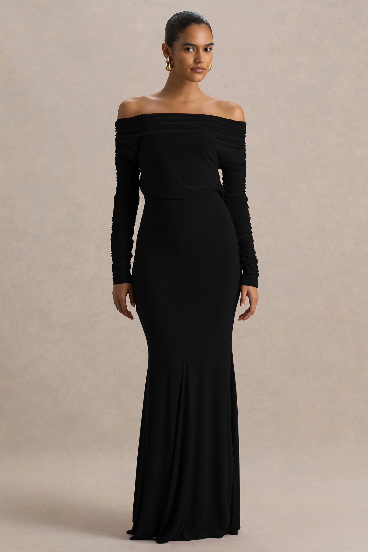 Cilla | Vestido Largo Negro Con Escote Bardot y Fruncido