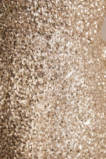Invite | Vestido corto dorado de lentejuelas con escote cuadrado