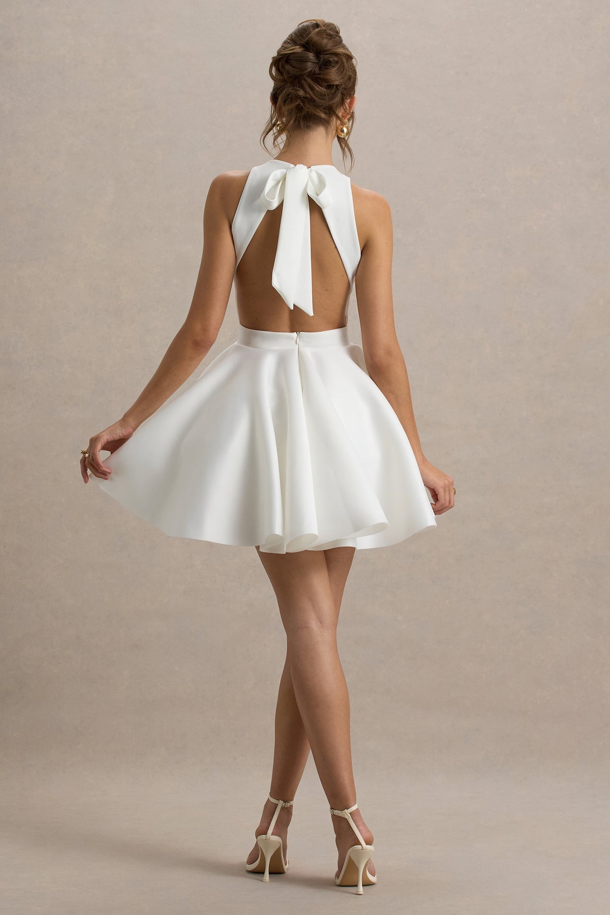 Waverly | Vestido corto en blanco con espalda abierta y falda skater