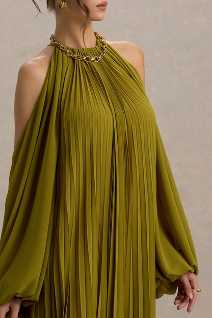 Reyna | Vestido largo plisado en color oliva con capa trasera decorativa