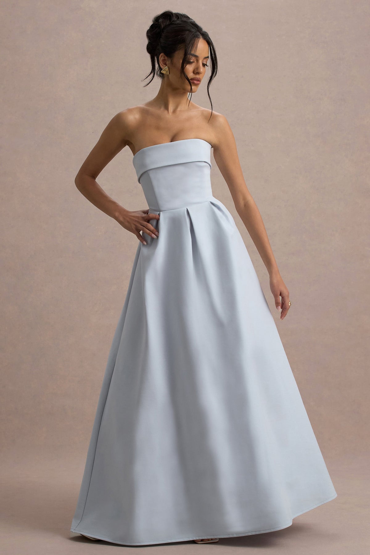 Maddalena | Vestido largo en azul empolvado con falda plisada