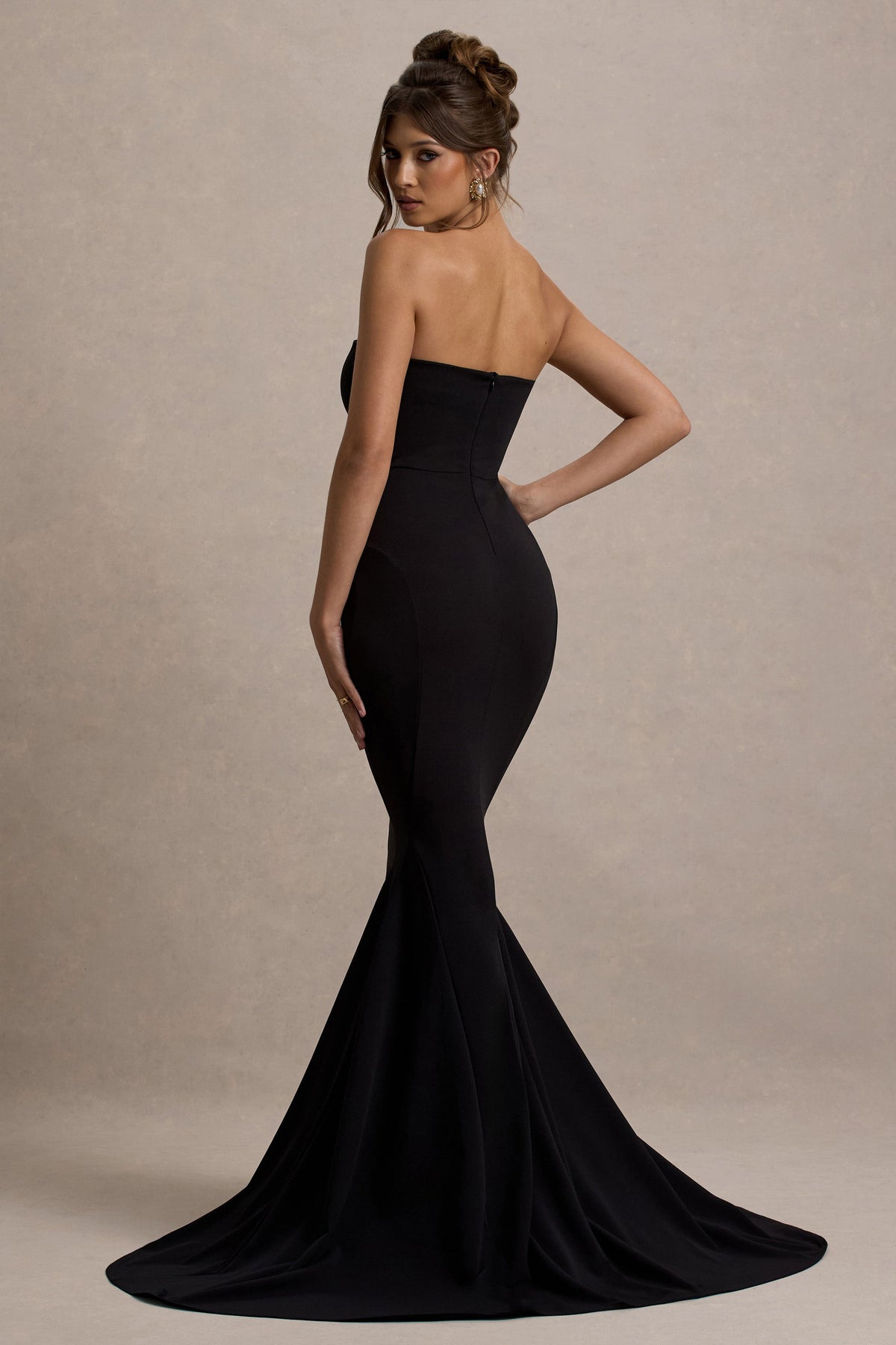 Impress Me | Vestido Largo Negro Sin Tirantes Bandeau Cola de Sirena