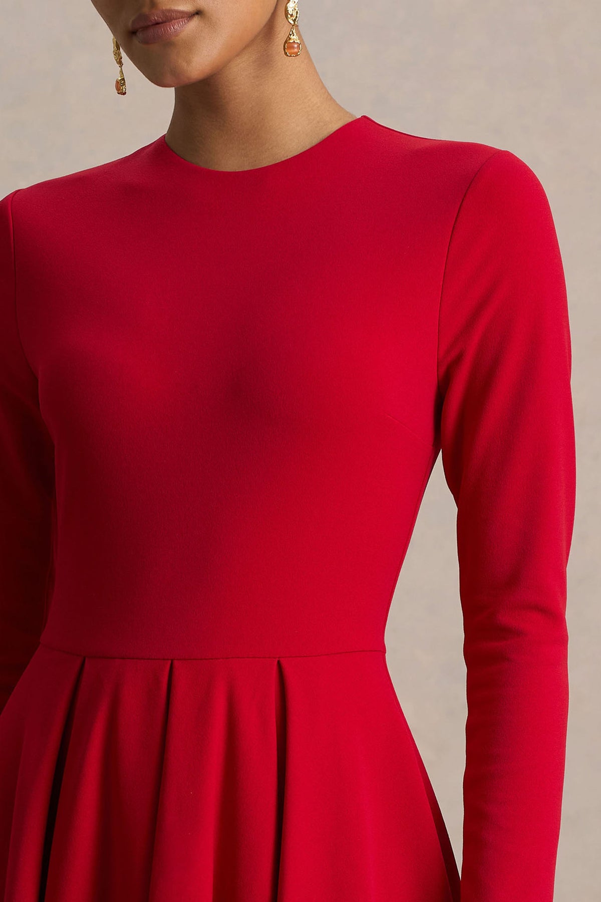 Bellamy | Vestido Midi Rojo con Escote Redondo y Mangas Largas
