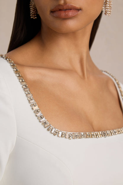 Caia | Vestido Corto Blanco con Escote Cuadrado y Adornos