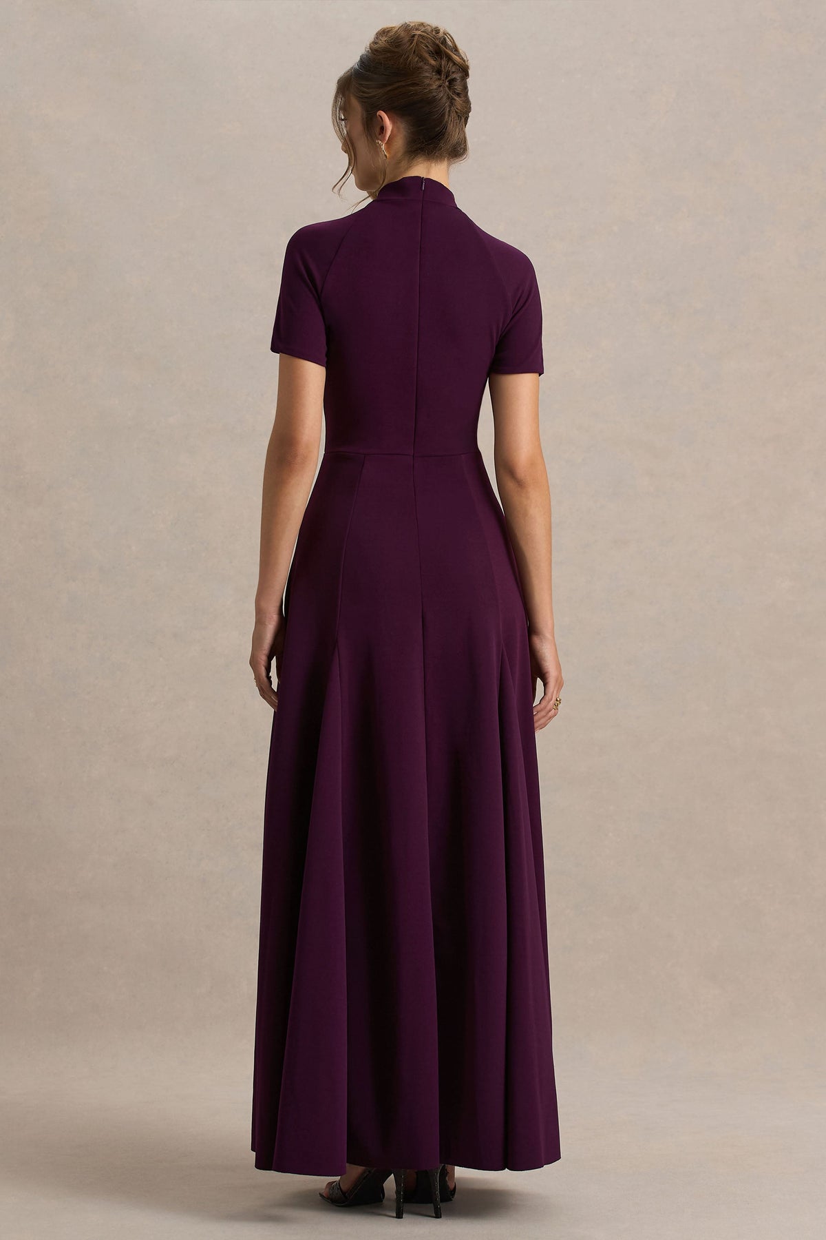 Alea | Vestido largo Burdeos con Escote Alto y Manga Corta