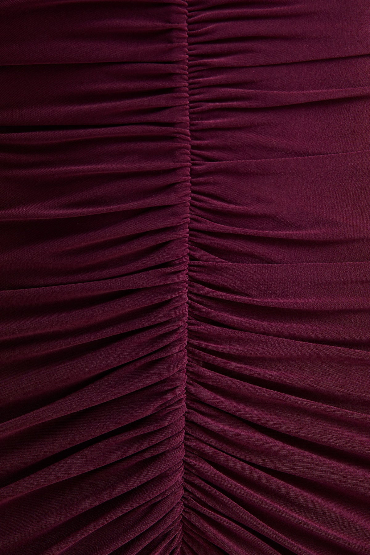 Tami | Vestido Largo de Manga Larga con Escote Profundo en Color Ciruela
