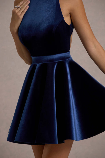 Mackie | Vestido corto en terciopelo azul sin mangas y falda con volumen
