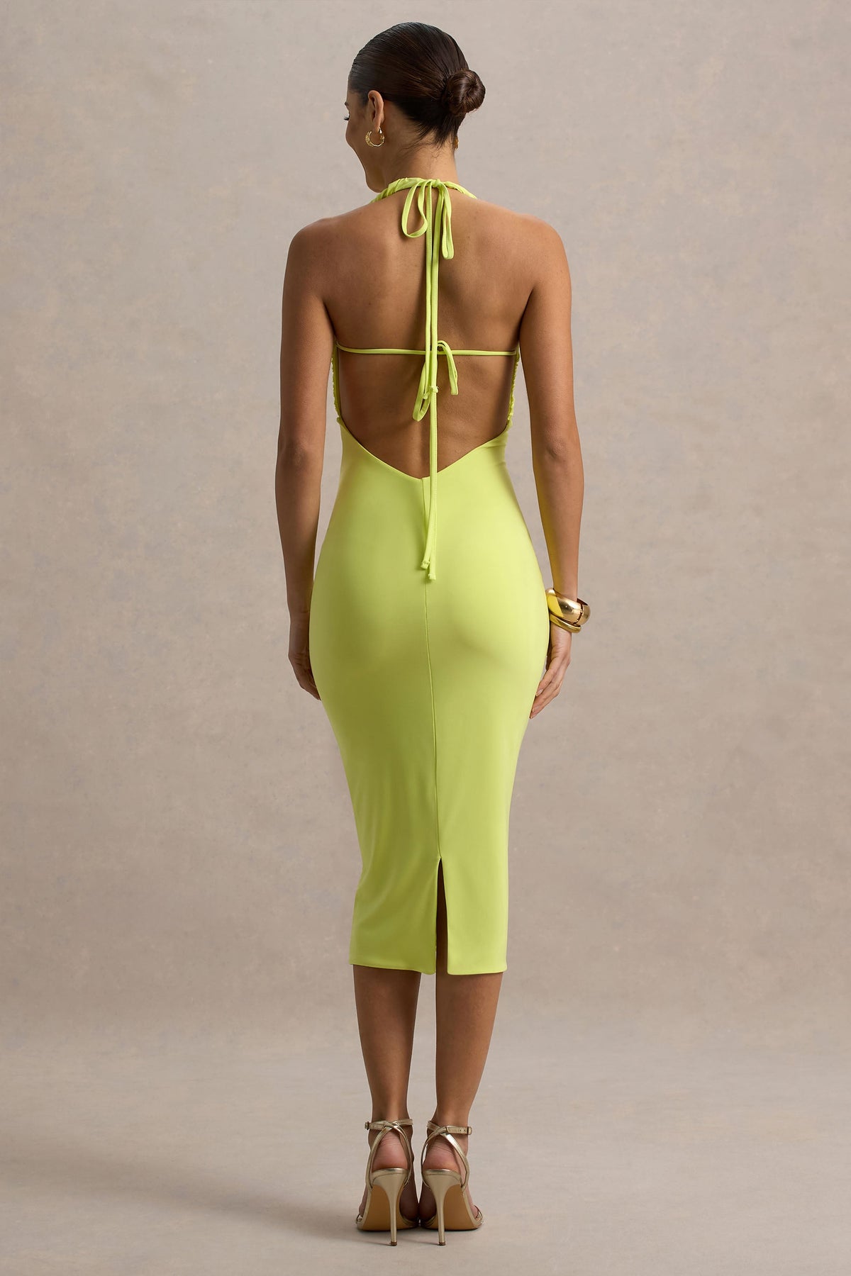Anaisa | Vestido midi verde lima con escote halter profundo