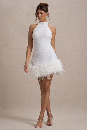 Lumi | Vestido corto blanco de lentejuelas y ribete de plumas